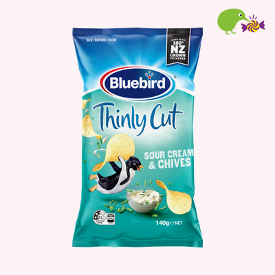 bluebird-thinly-cut-sour-cream-and-chives-potato-chips-140g-5034760